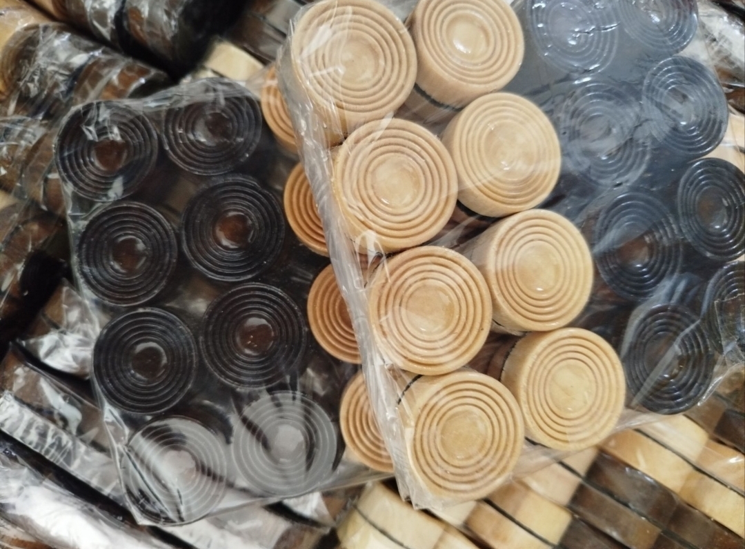 مهره چهار خط تخته نرد ساخته شده با چوب گردو